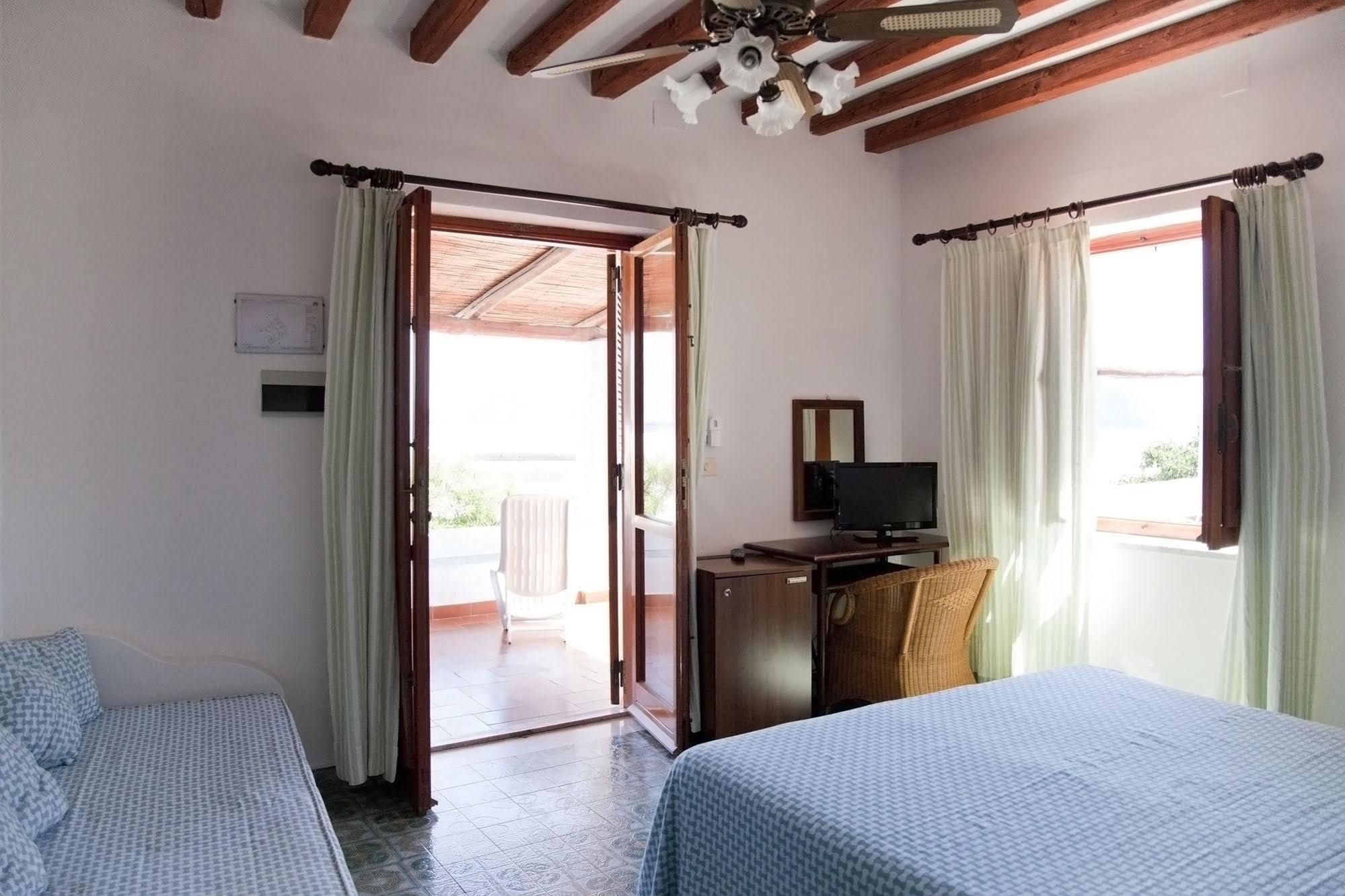Hotel Cincotta Panarea Ngoại thất bức ảnh